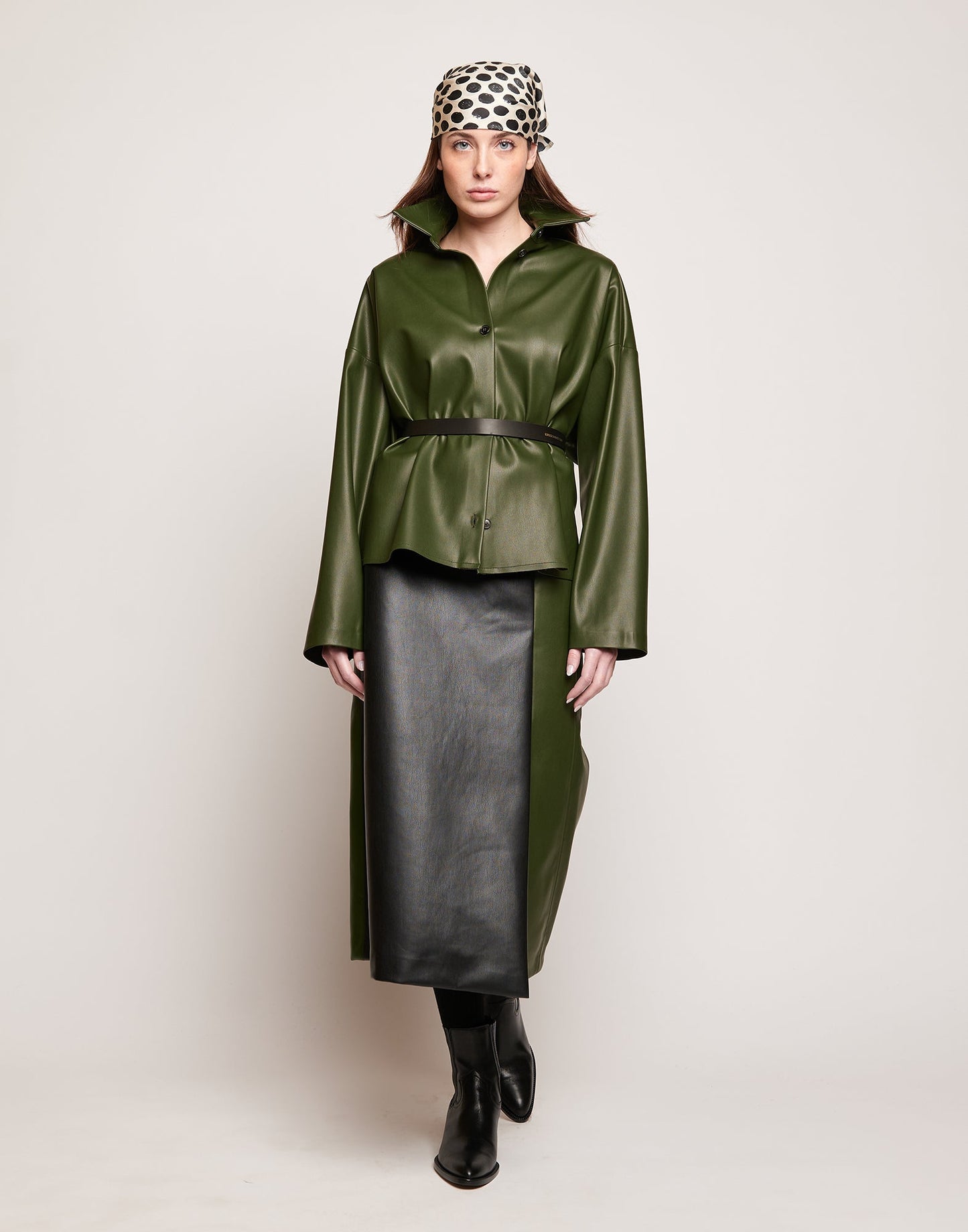 DOUUOD Camicia in Eco Soft Leather con Bottoni in Corno Oliva